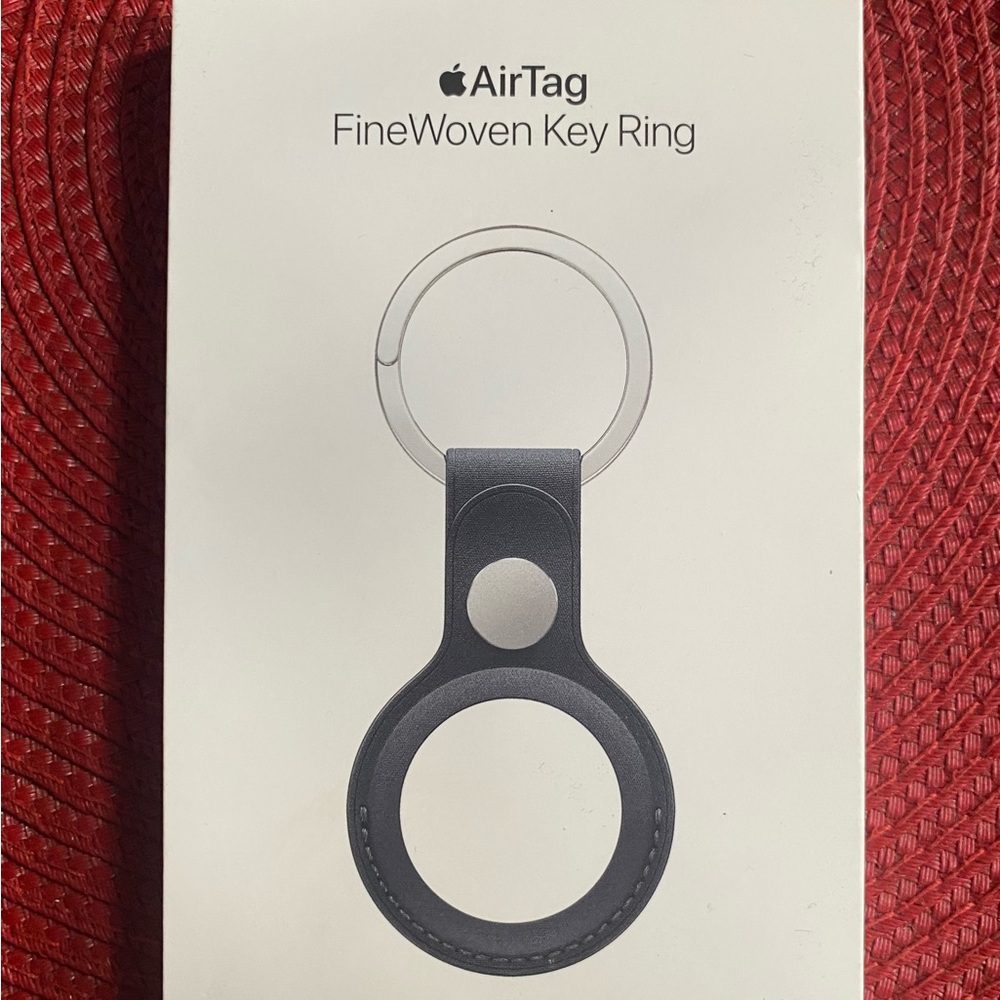 Apple AirTag FineWoven Key Ring Black New